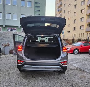 Hyundai Santa Fe 2,2 CRDi 8AT 4x4 PREMIUM 147kW/200 - 8