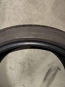 255/35 R19 - 8