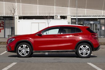 Mercedes-Benz GLA 180 d Entry A/T - 8