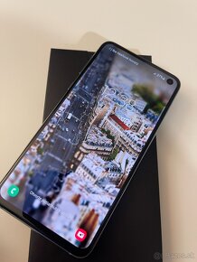 Samsung galaxy S10e - 8