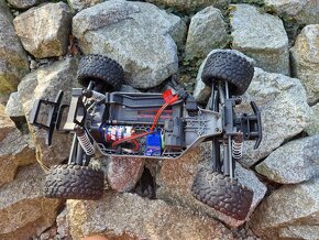 TRAXXAS Rustler 4x4 - 8