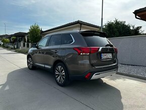 Mitsubishi Outlander - 8