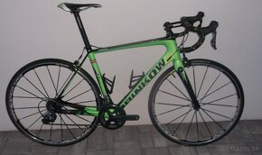 Predám fullcarbon cestný bicykel KTM vo farbe teamu HRINKOW - 8