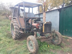 Predám traktor ZETOR stvorvalec, bez TP a ŠPZ.   Traktor poj - 8