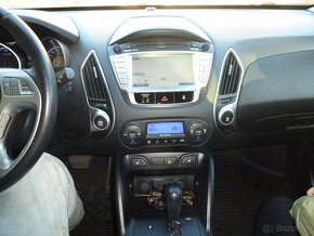 Hyundai ix35 2.0 CRDi VGT Premium 4x4 A/T - 8