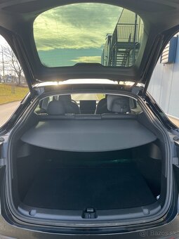 Tesla Model Y RWD 2023 - 8