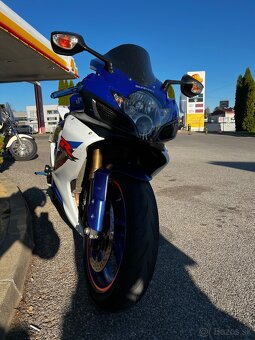 Suzuki GSX-R 600 K7 - 8