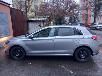 Hyundai i30 Hatchback 1,5T-GDi 7DCT FAMILY 17500km - 8