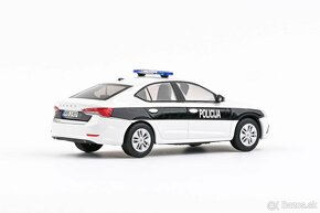 Škoda Octavia IV zahraniční policie 1:43 Abrex - 8