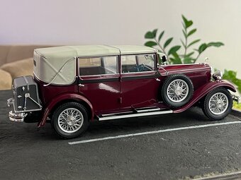 1:18 1932 ŠKODA 860 Cabriolet Closed - Burgundy - ABREX - 8