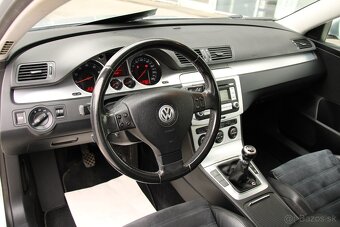 VOLKSWAGEN Passat 1,6 FSi 85 kW - 8