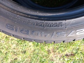 275/40 r19 zimne pneumatiky - 8