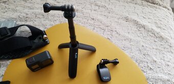 Gopro 8 black + prislusenstvo - 8