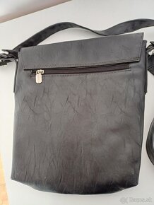 Dámska čierna crossbody kabelka - 8