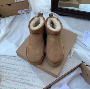 Dámske čizmy Ugg platform mini hnedé camel - 8