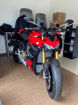 DUCATI Streetfighter V4S - 8