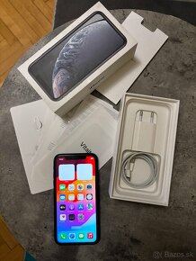 Apple iPhone XR - 64GB - 8