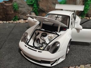 prodám model 1:18 porsche 911 GT3 RSR 996 plain body version - 8