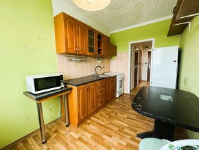 3-ka, stred mesta, kúpou voľný, Berehovská 72m2, 8poschodie, - 8