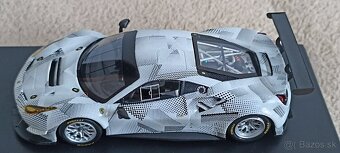 Predám model Ferrari 488 GTE Camo 1:43 Looksmart/Spark - 8