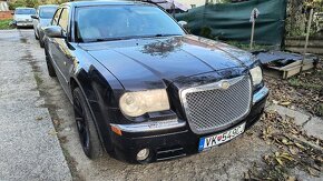 Predám limuzínu Chrysler 300C Zničená cena - 8