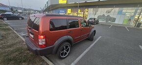 Dodge Nitro - 8