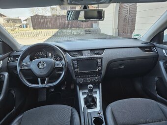 Škoda Octavia Combi 1.6 TDI M5 Ambition Koža DVD NAVI R16 - 8