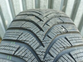 Prakticky nové zimné pneu Hankook - 195/60 r16 89H - 8