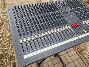 Mix pult soundcraft.    290€ - 8