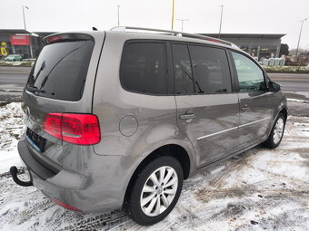 Volkswagen Touran 2.0 TDI Highline - 8