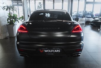 Porsche Panamera Turbo 4.8 V8 - 8