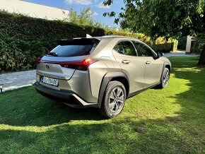 Lexus UX 300e elektro - 8