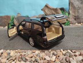 prodám model 1:18 mercedes benz e class combi - 8