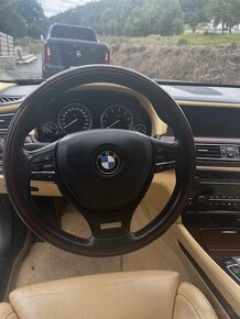 BMW 750i xdrive - 8