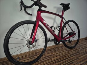 Predám Trek domane Sl6 veľ. 58,crimson/black - 8