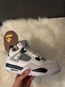 Jordan 4 - 8