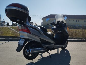 Suzuki Burgman 400 - 8