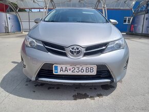 Toyota Auris 1.6 97kw benzín 2013 - 8