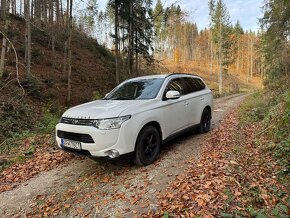 Predám,vymenim Mitsubishi Outlander 2.2 DI-D Intense A/T 4x4 - 8