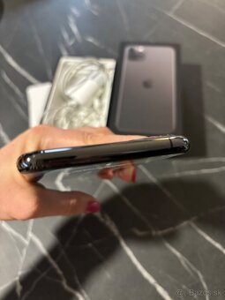 iPhone 11 Pro Max  64GB - 8