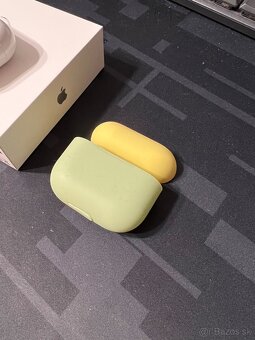 Apple AirPods (3. generácie) s Lightning nabíjacím puzdrom - 8