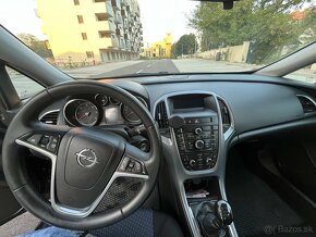 Opel Astra J ST - 8