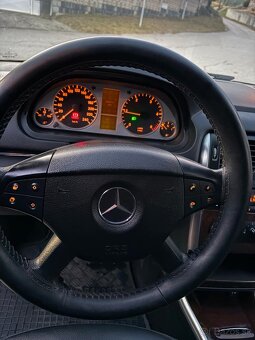 MERCEDES BENZ 180 CDI - 8