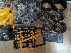 LEGO Technic McLaren P1 42172 - 8