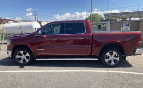 DODGE RAM 1500 5,7 Hemi - 8