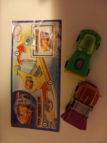 Kinder autíčka a motorky - 8