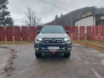 Toyota Hilux DC 2.8 I D-4D Invincible 4x4 A/T - 8