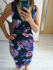 Dámske tmavo-modré kvetinové šaty Jessica Wright veľ. 8 (36) - 8