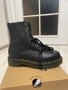 Dr. Martens - 8