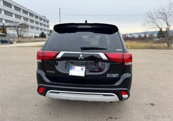 Mitsubishi Outlander 2.4 PHEH PLUG-IN HYBRID, 4WD - 8